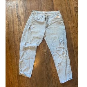 Light wash boyfriend jeans